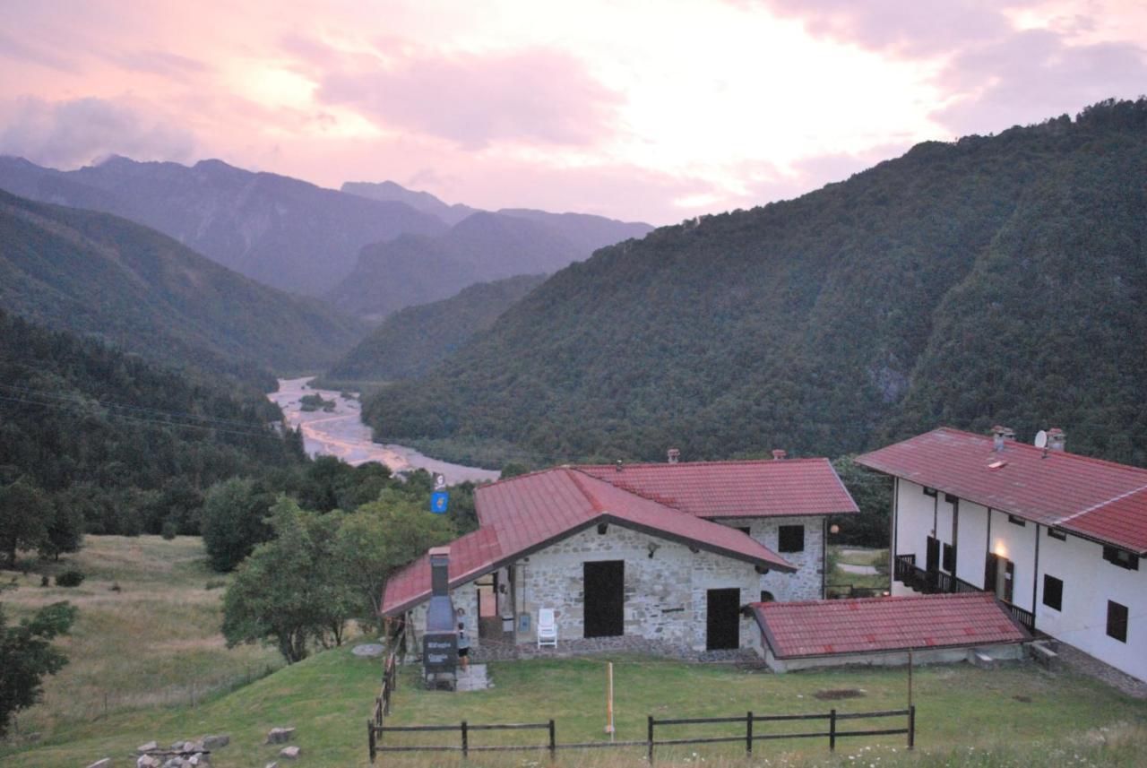 Caprizi Rifugio Malga Grasia מראה חיצוני תמונה